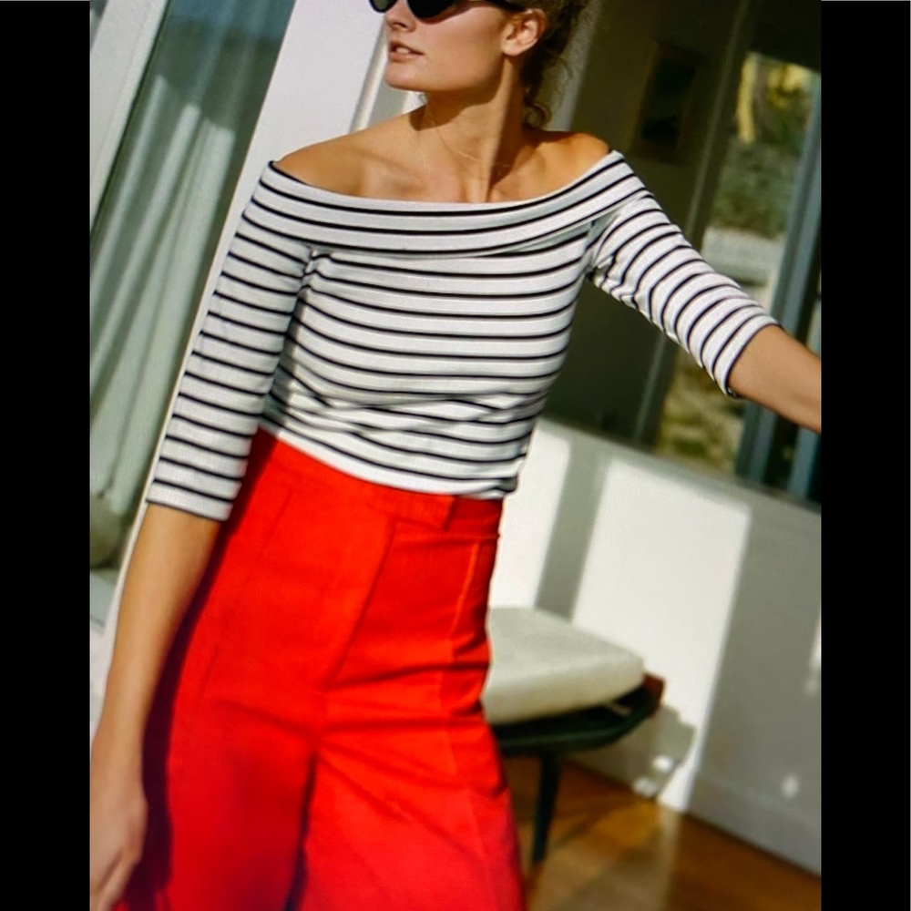 Sexy Anthropologie Black & White Off Shoulder Top.